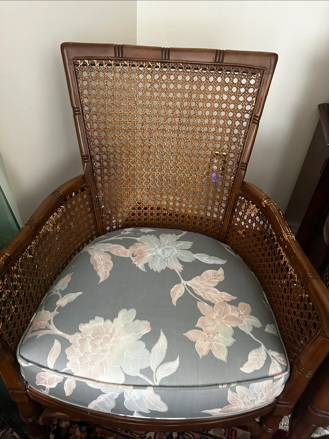 Vintage Rattan Accent Chair with Floral Cushion image indicator(5)