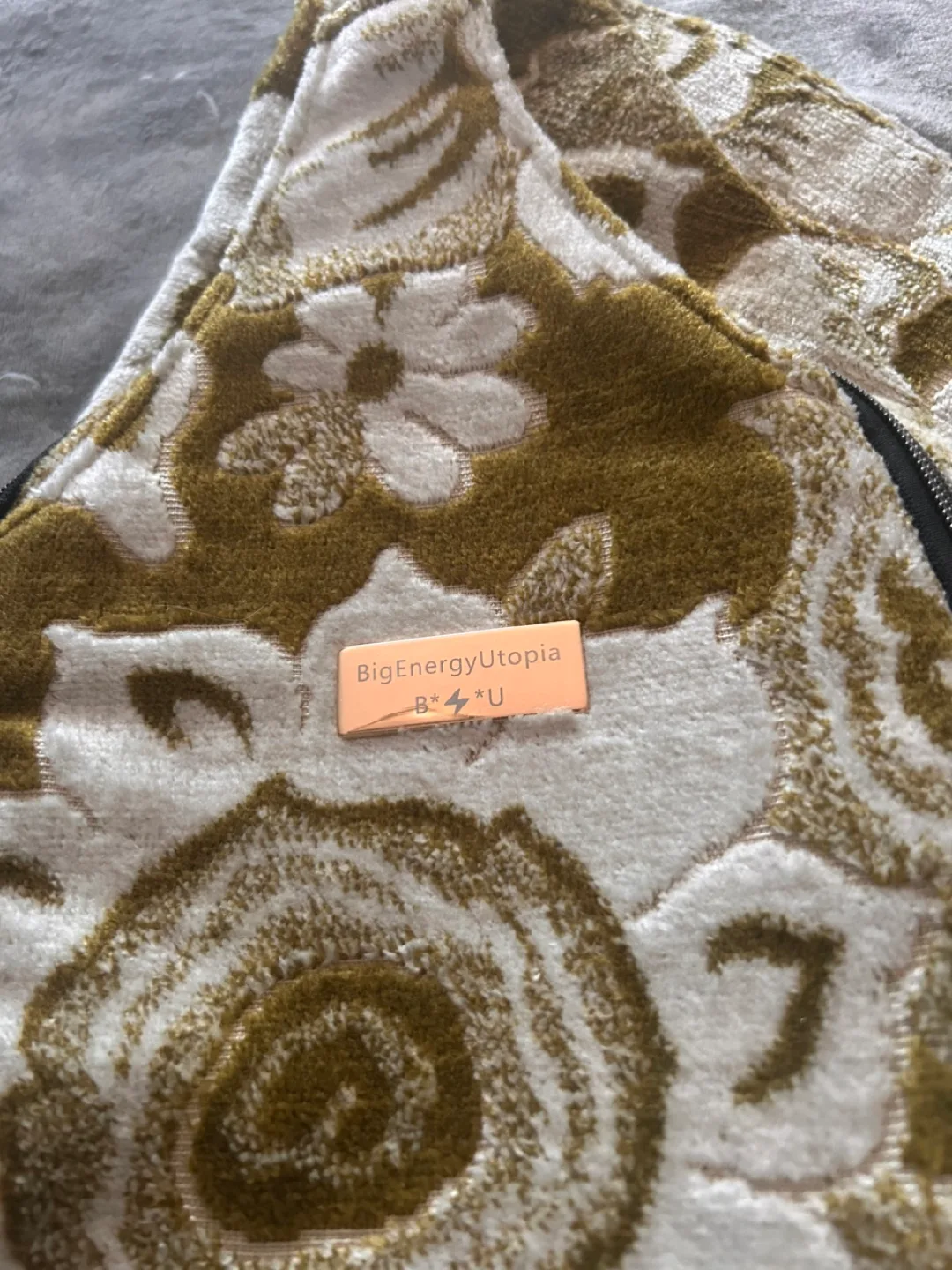 Unisex Comfortable Sling/Cross Body Bag image indicator(2)