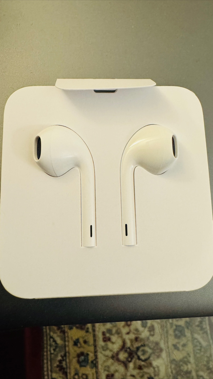 Apple wired EarPods - New in Box