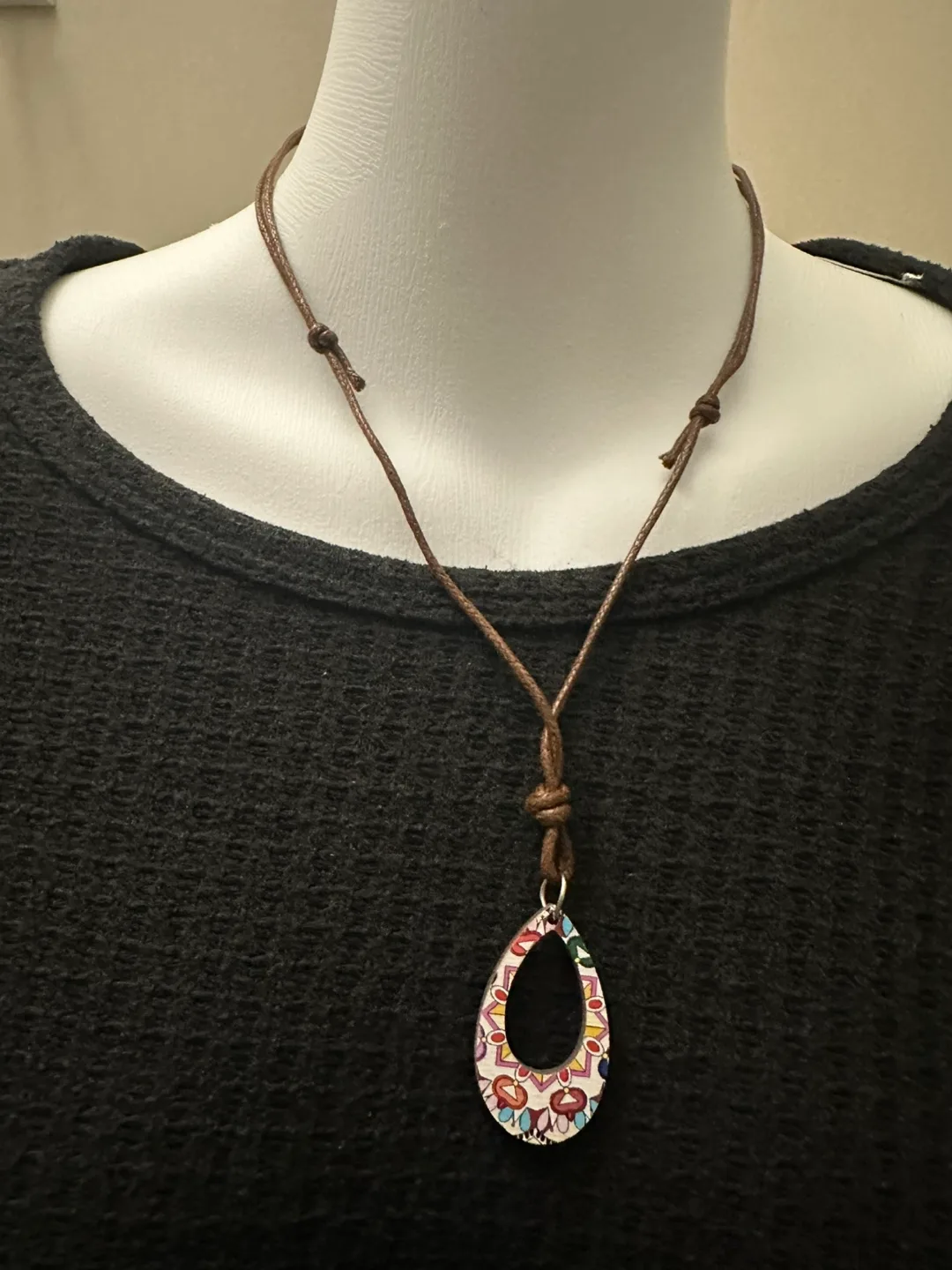 Adjustable Teardrop Pendant Necklace image indicator(2)