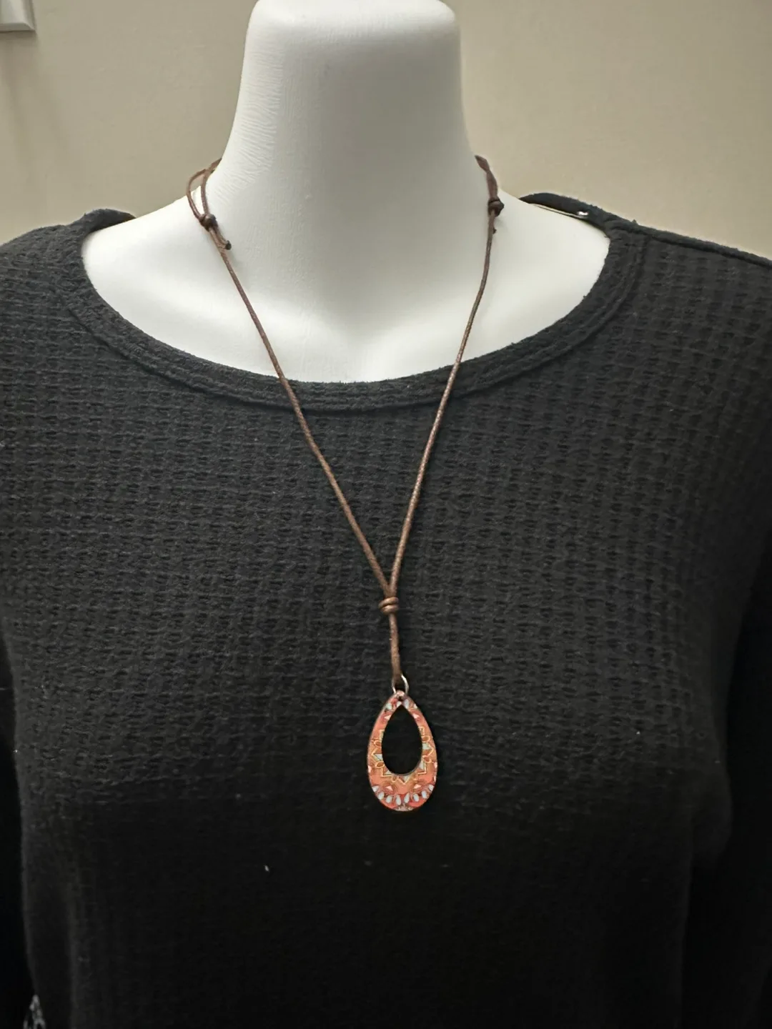 Adjustable Teardrop Pendant Necklace image indicator(3)