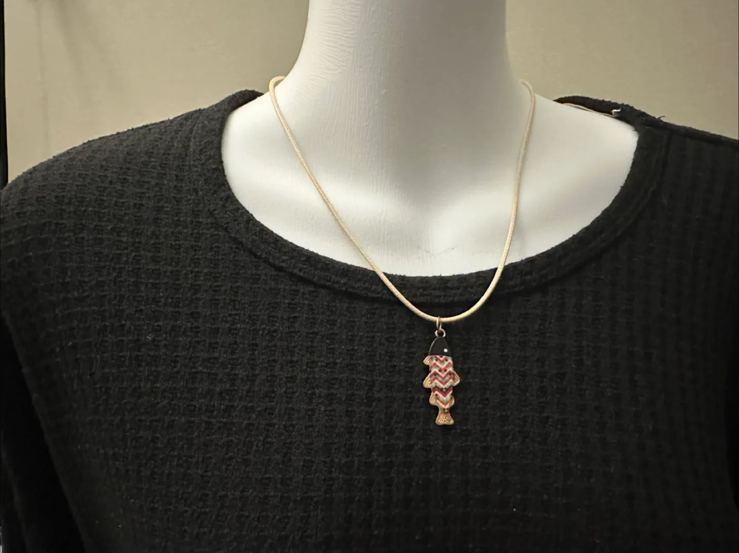 Fish Pendant Necklace image indicator(4)