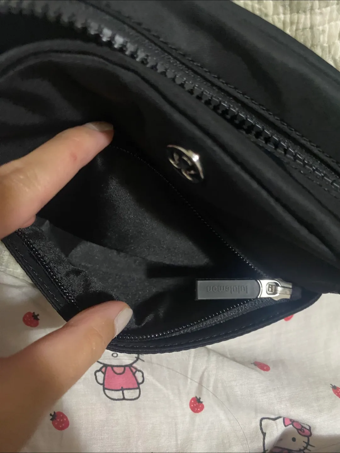 Lululemon City Essentials Pouch Mini 2L - Black image indicator(3)