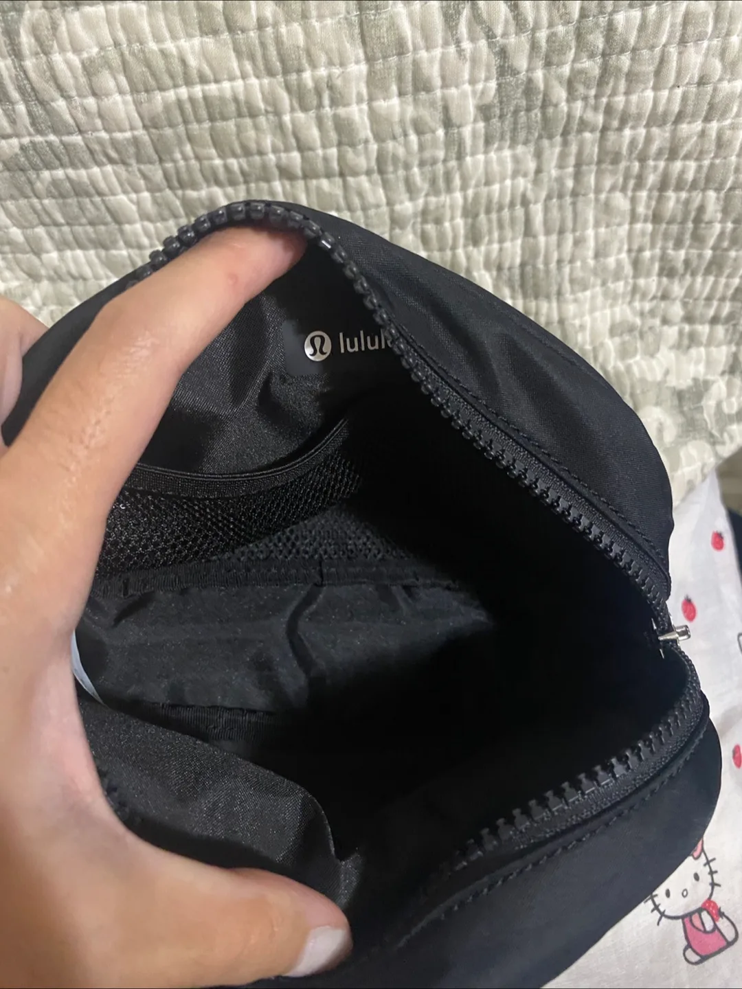 Lululemon City Essentials Pouch Mini 2L - Black image indicator(2)