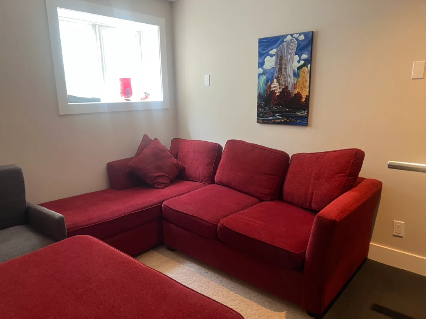 Sectional and Ottoman image indicator(2)