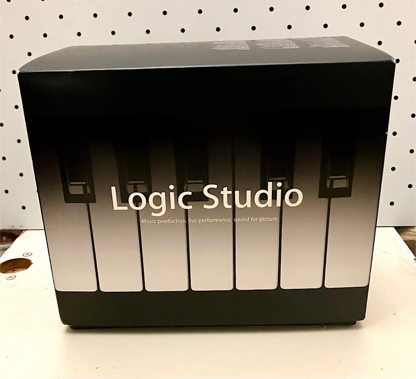 Apple Logic Studio Pro 8 (pls Read!) thumbnail
