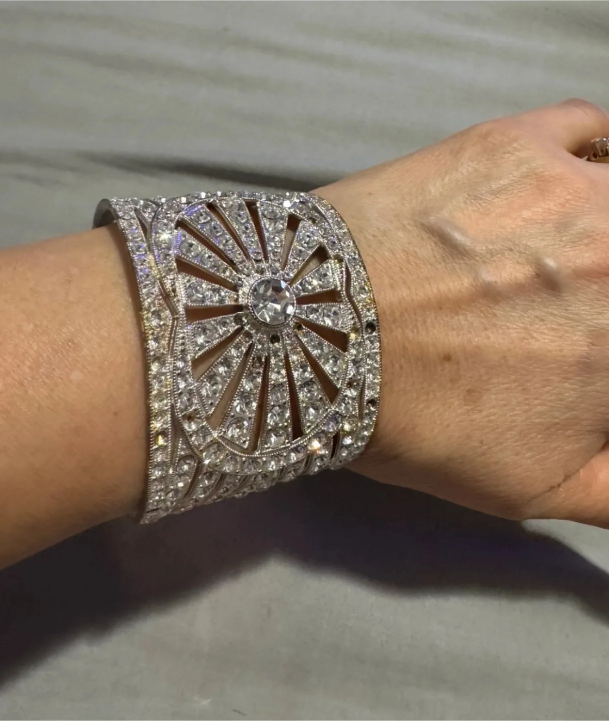 🇨🇦🍁Silver Rhinestone Cuff Bracelet thumbnail