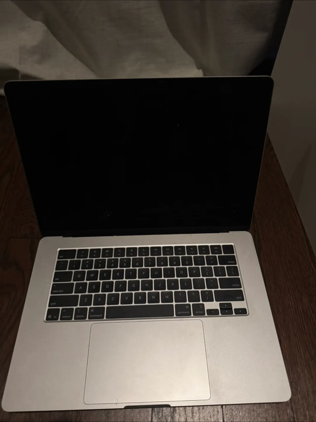 MacBook Air 15-inch M4 24GB thumbnail