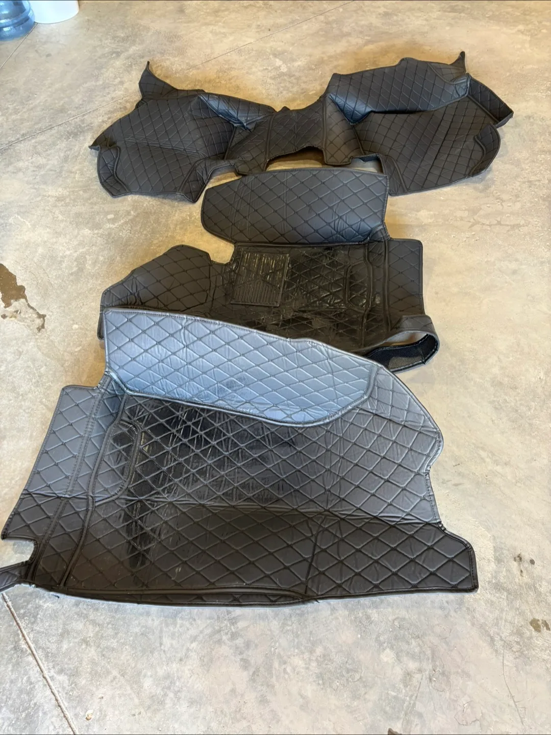 Black Quilted SUV Floor Mats thumbnail