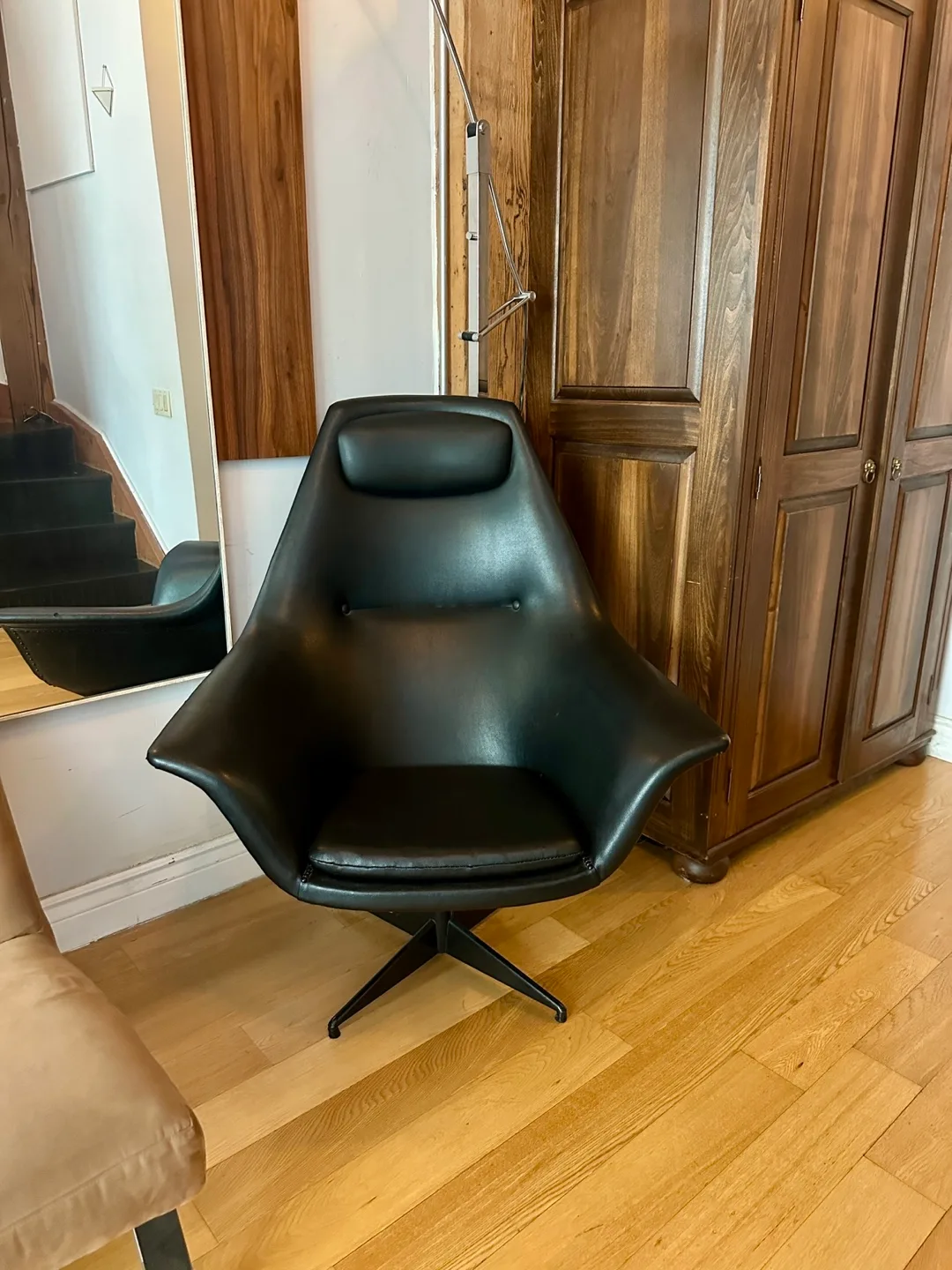 VINTAGE MCM JAMES BOND 007 LOUNGE CHAIR RETRO SWIVEL ARM LOUNGER thumbnail