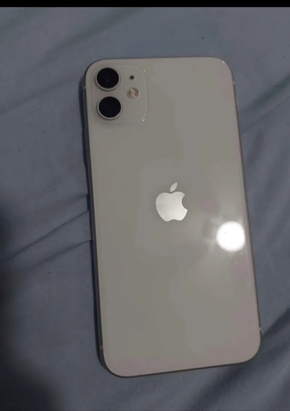 Iphone 11 64 GB in white image indicator(5)