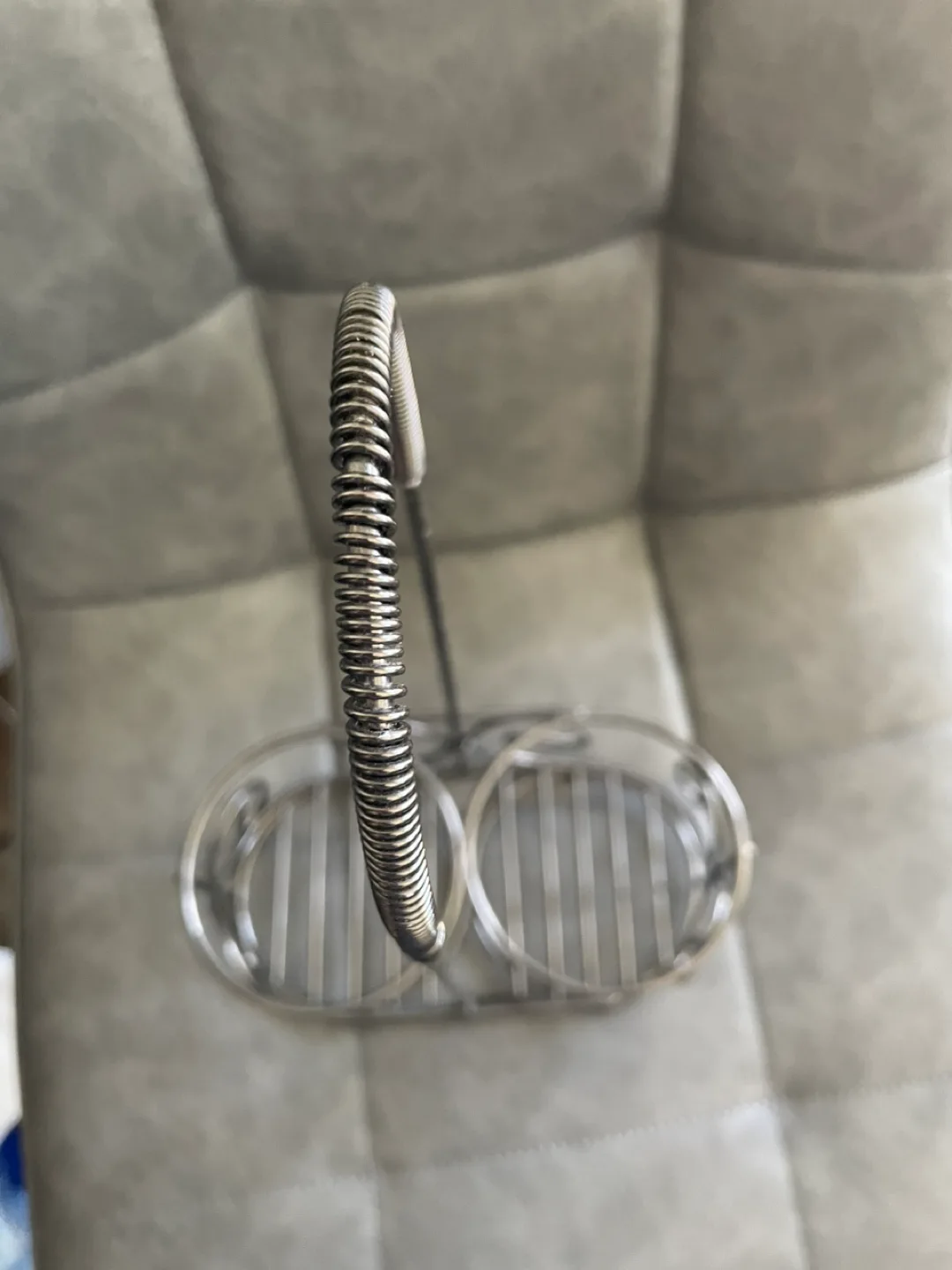 Solid Metal Display Holder image indicator(3)