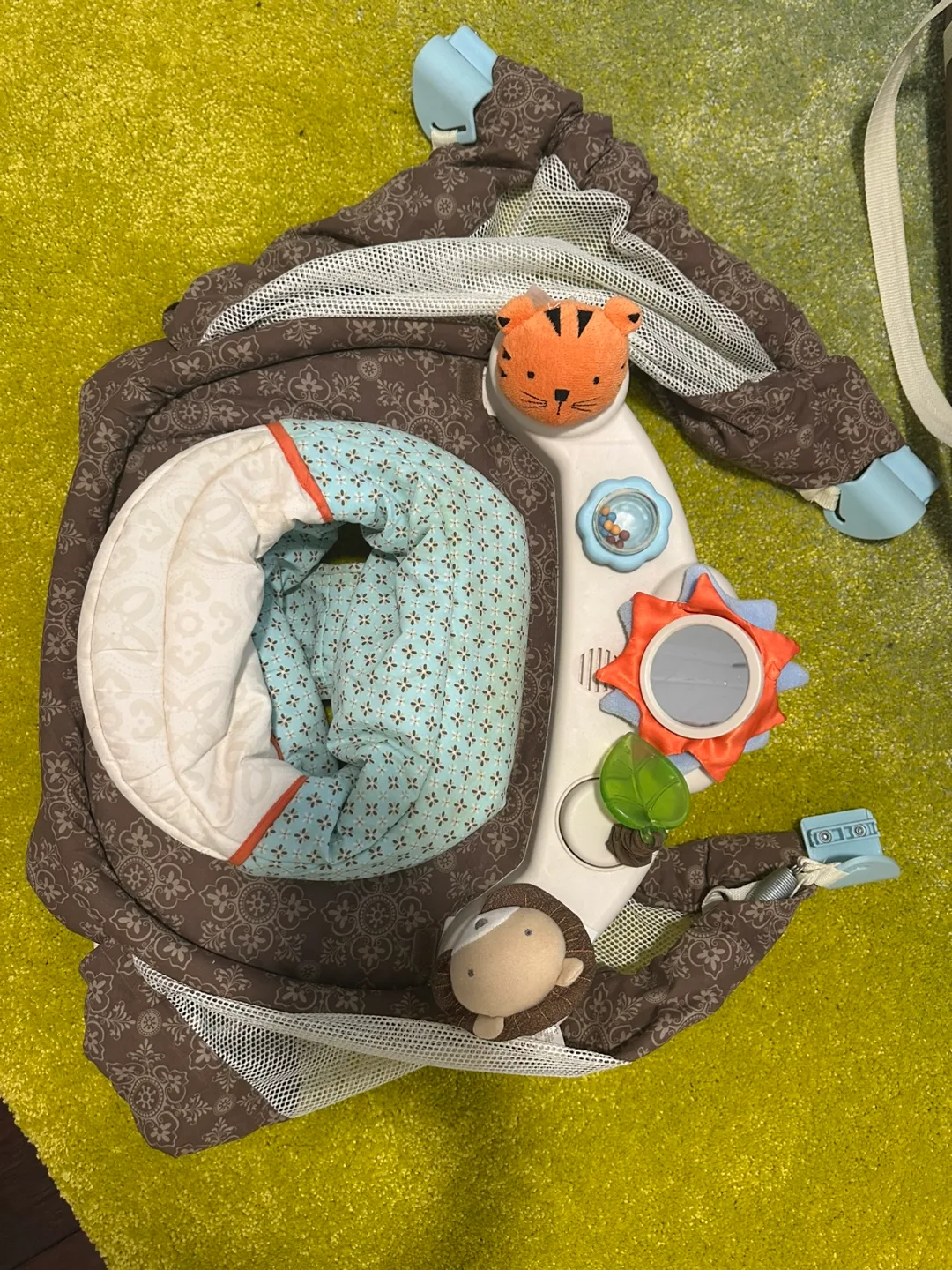 Carter's Play Yard with Bouncer and Carry Bag image indicator(3)