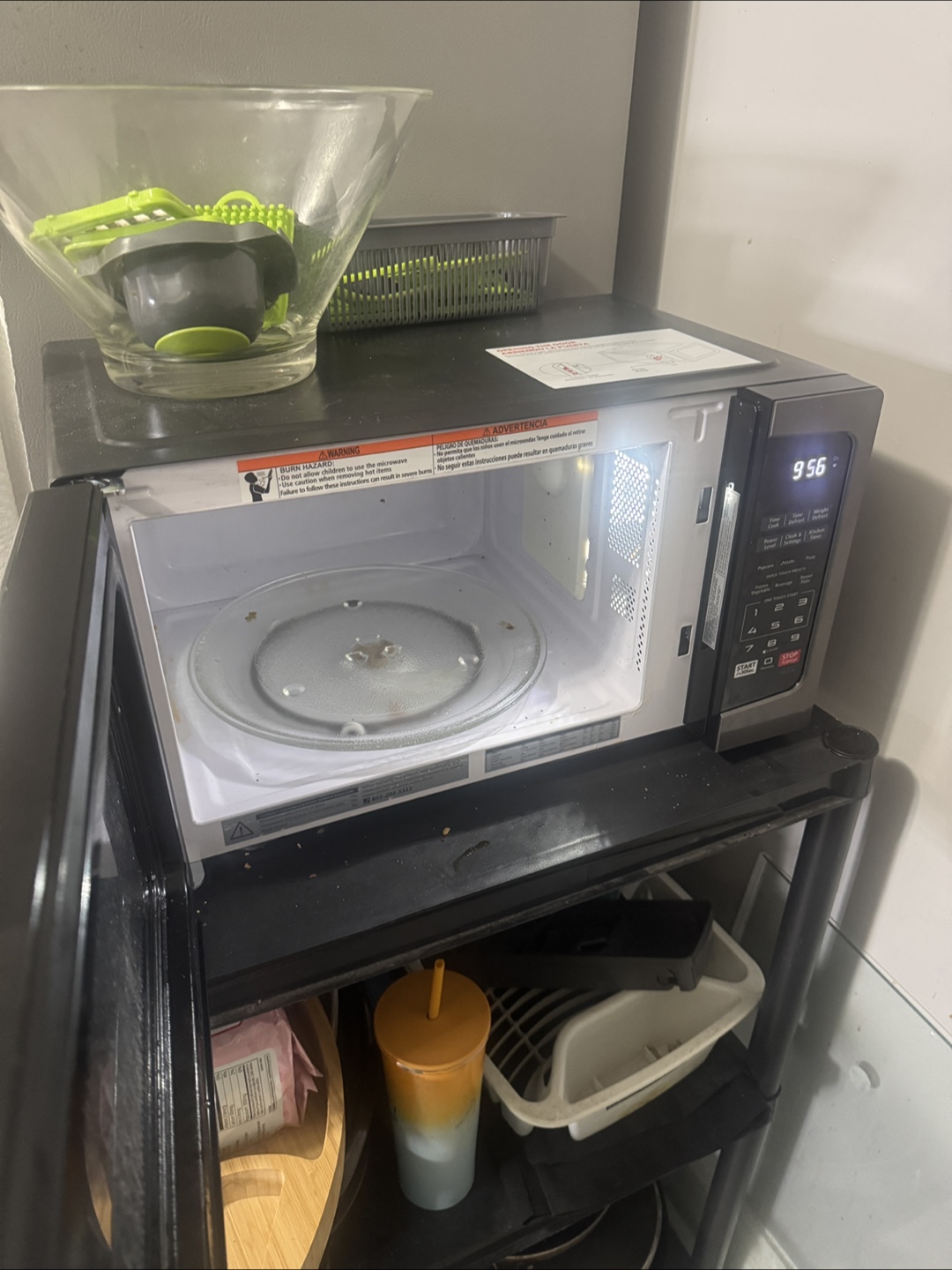 Toshiba Advanced - 0.9 Black Microwave - photo 2