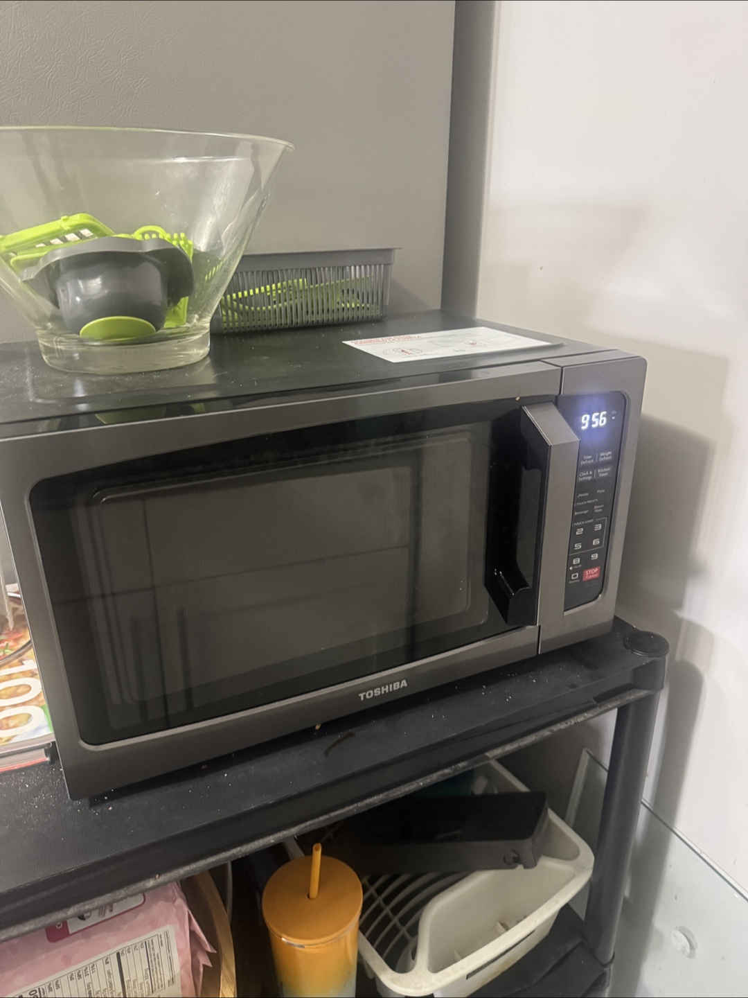 Toshiba Advanced - 0.9 Black Microwave
