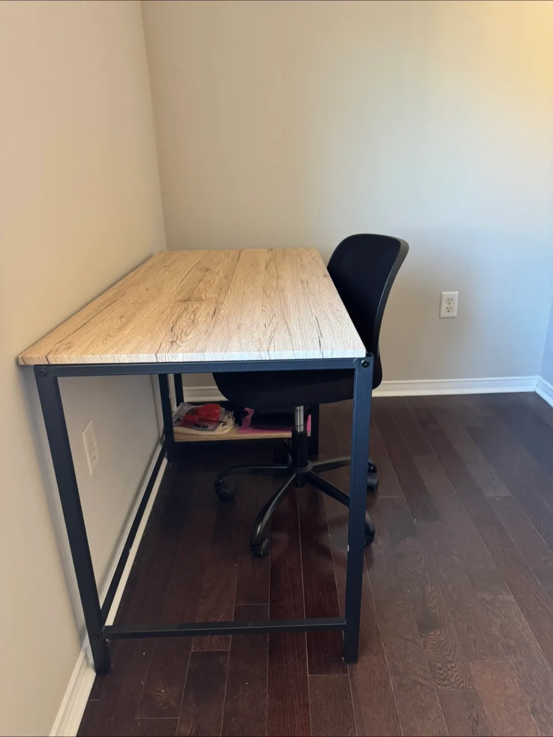 Desk and Office Chair Set image indicator(4)