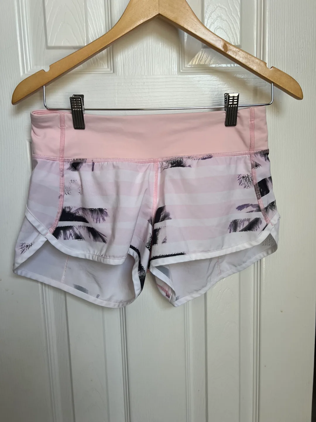 Lululemon Shorts Size 4 thumbnail