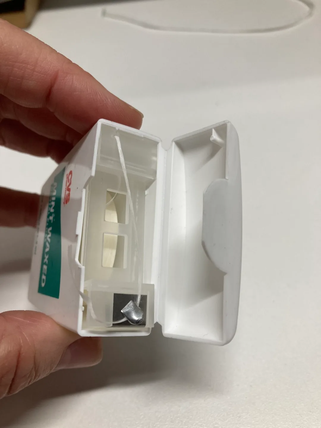 FREE Box of Waxed Dental Floss image indicator(2)