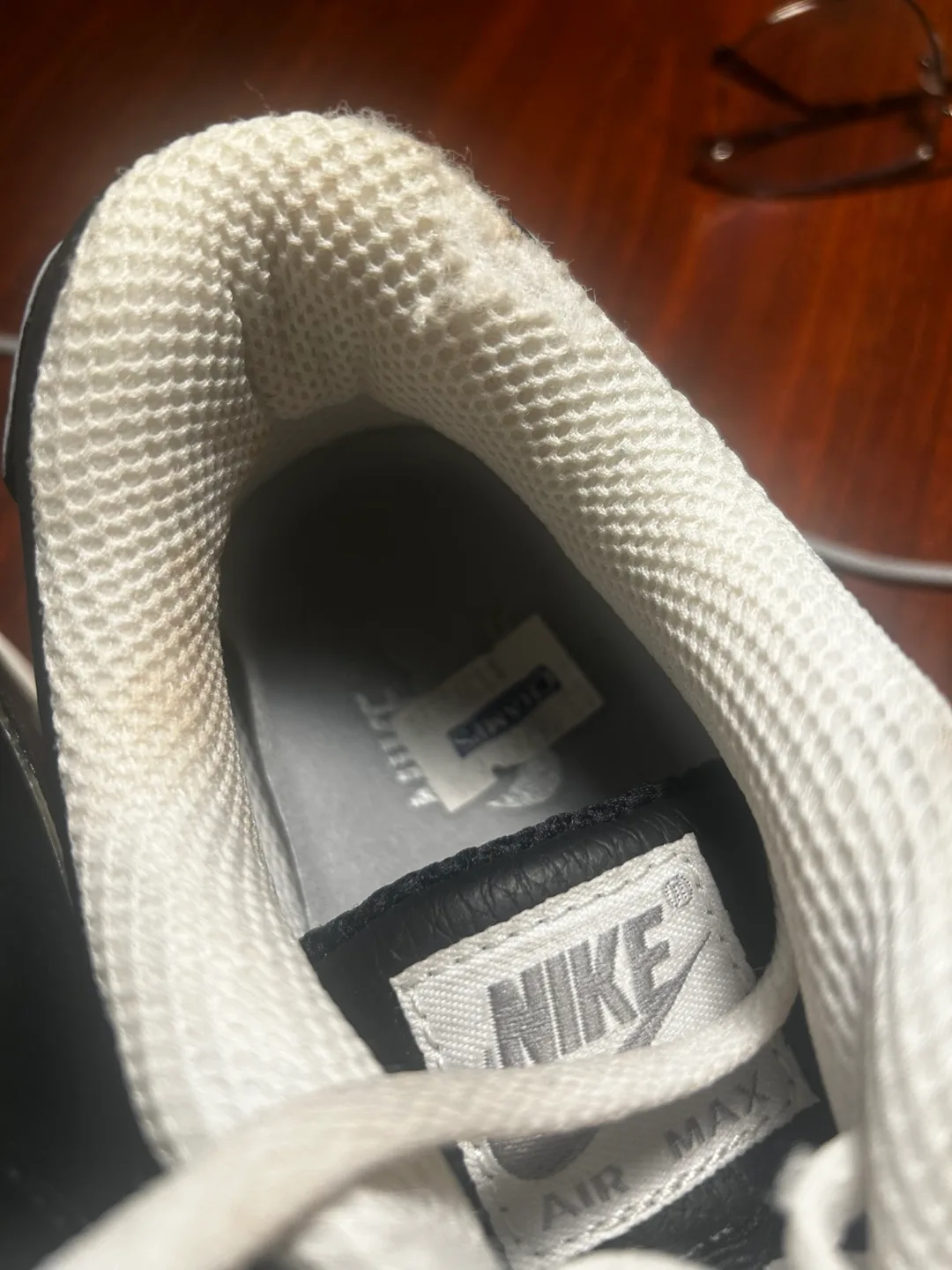 Nike Air Max 90, Black & White image indicator(5)