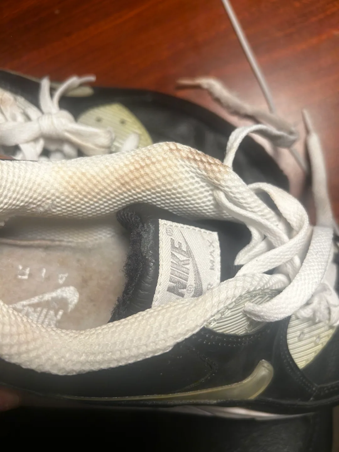 Nike Air Max 90, Black & White image indicator(8)