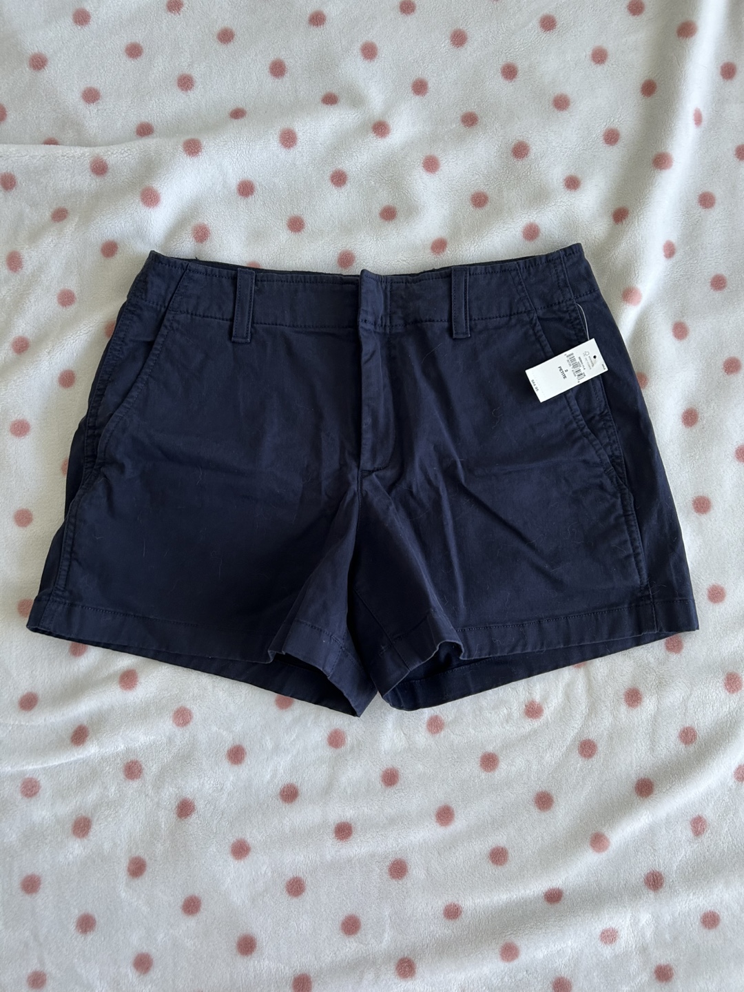 NWT Gap khaki shorts - size 2
