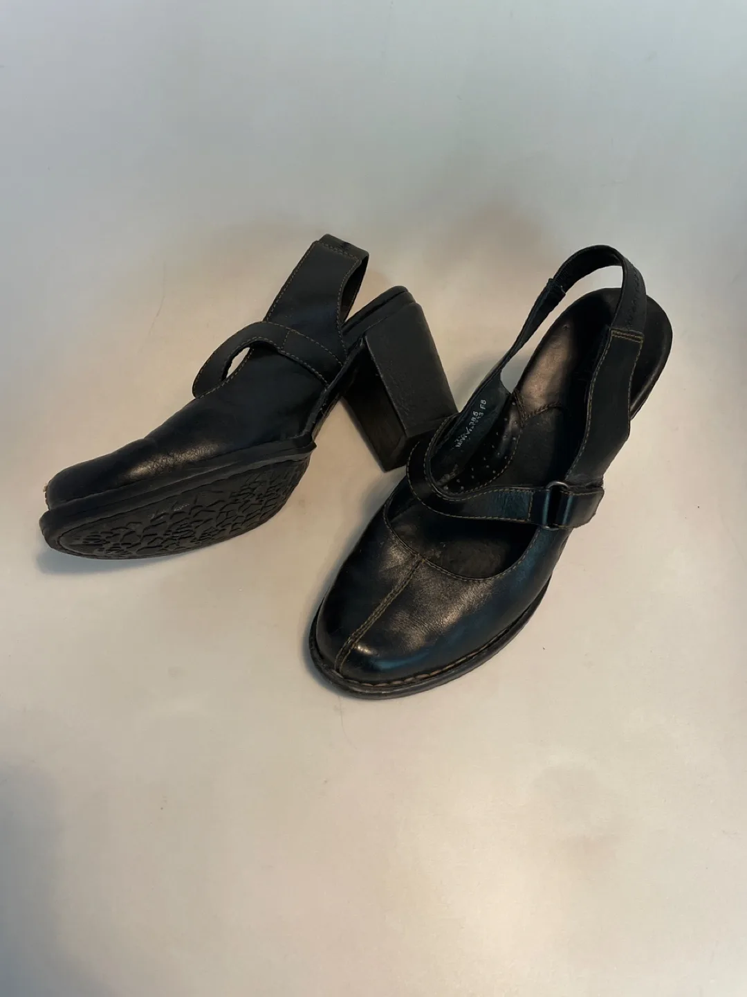 Born Black Leather Slingback Heels image indicator(2)