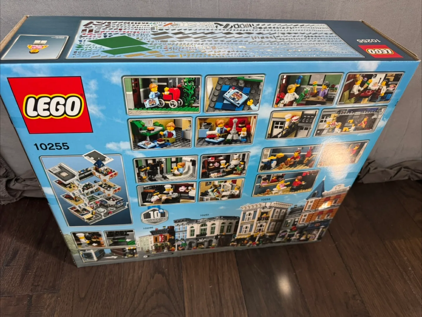 LEGO Assembly Square 10255 - New in Box image indicator(2)