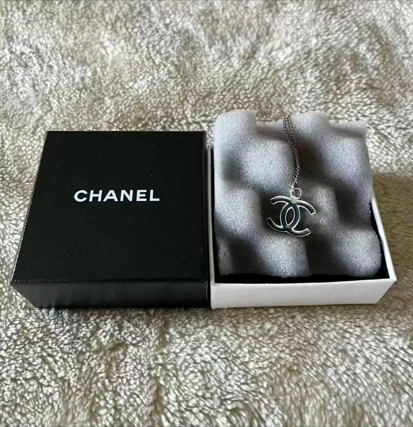 Chanel necklace thumbnail