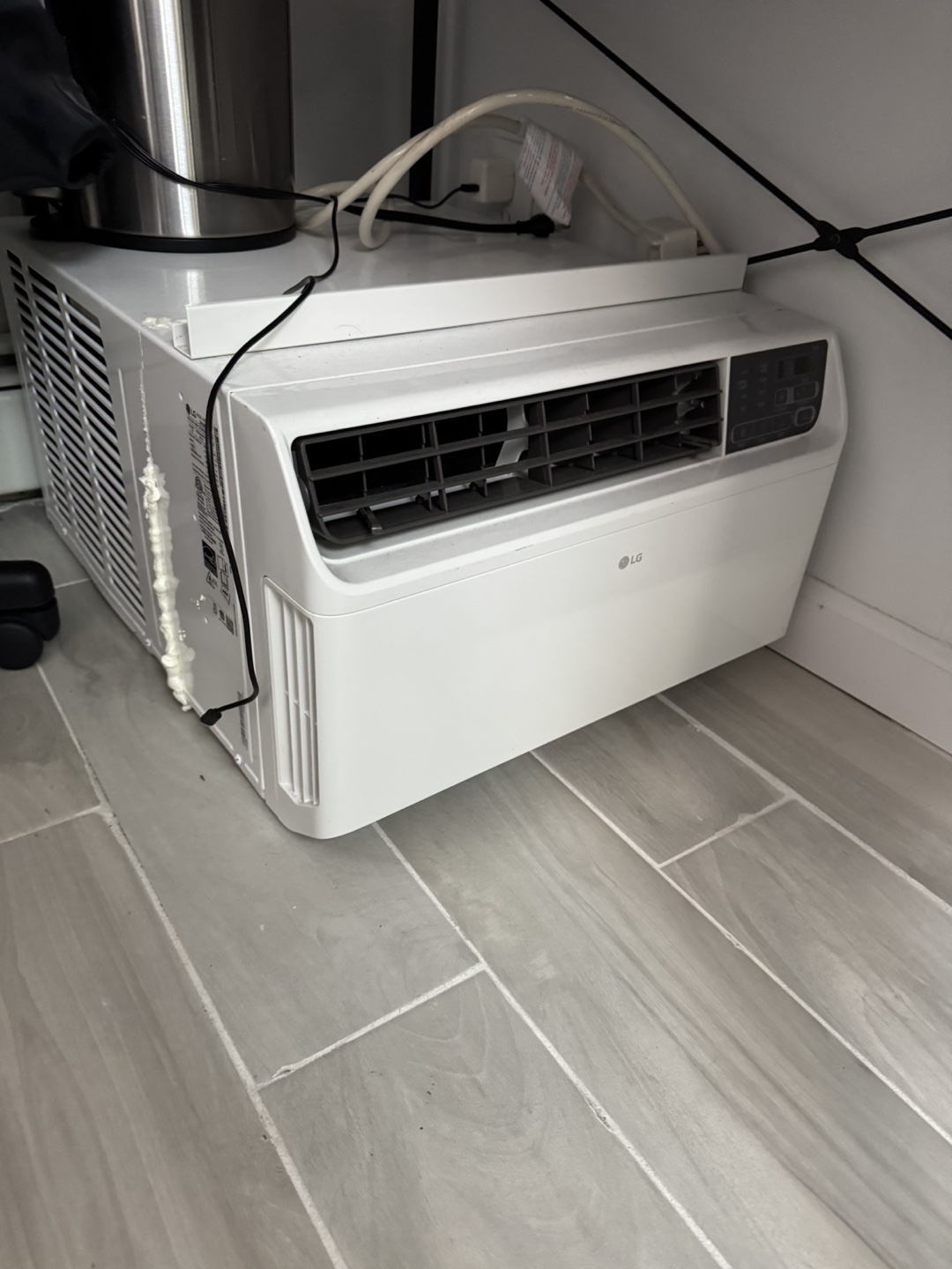 LG LW1022IVSM 10,000 BTU Window Air Conditioner