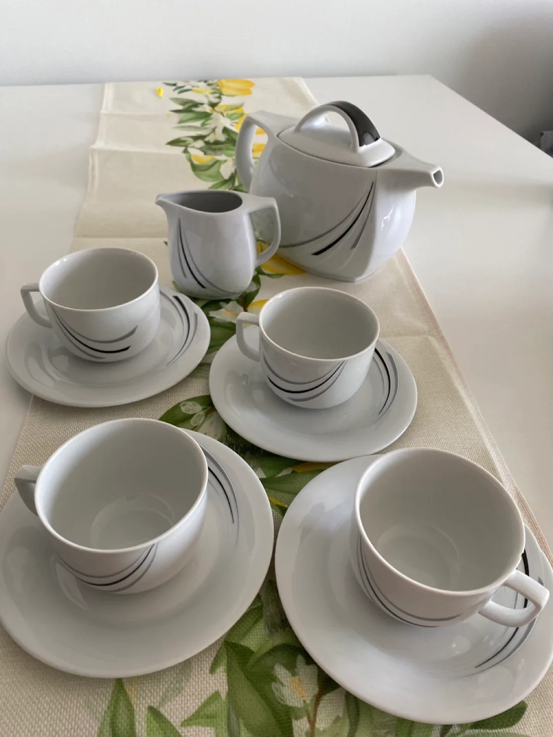 Tea Set - Teapot, Creamer, 5 Cups & Saucers thumbnail