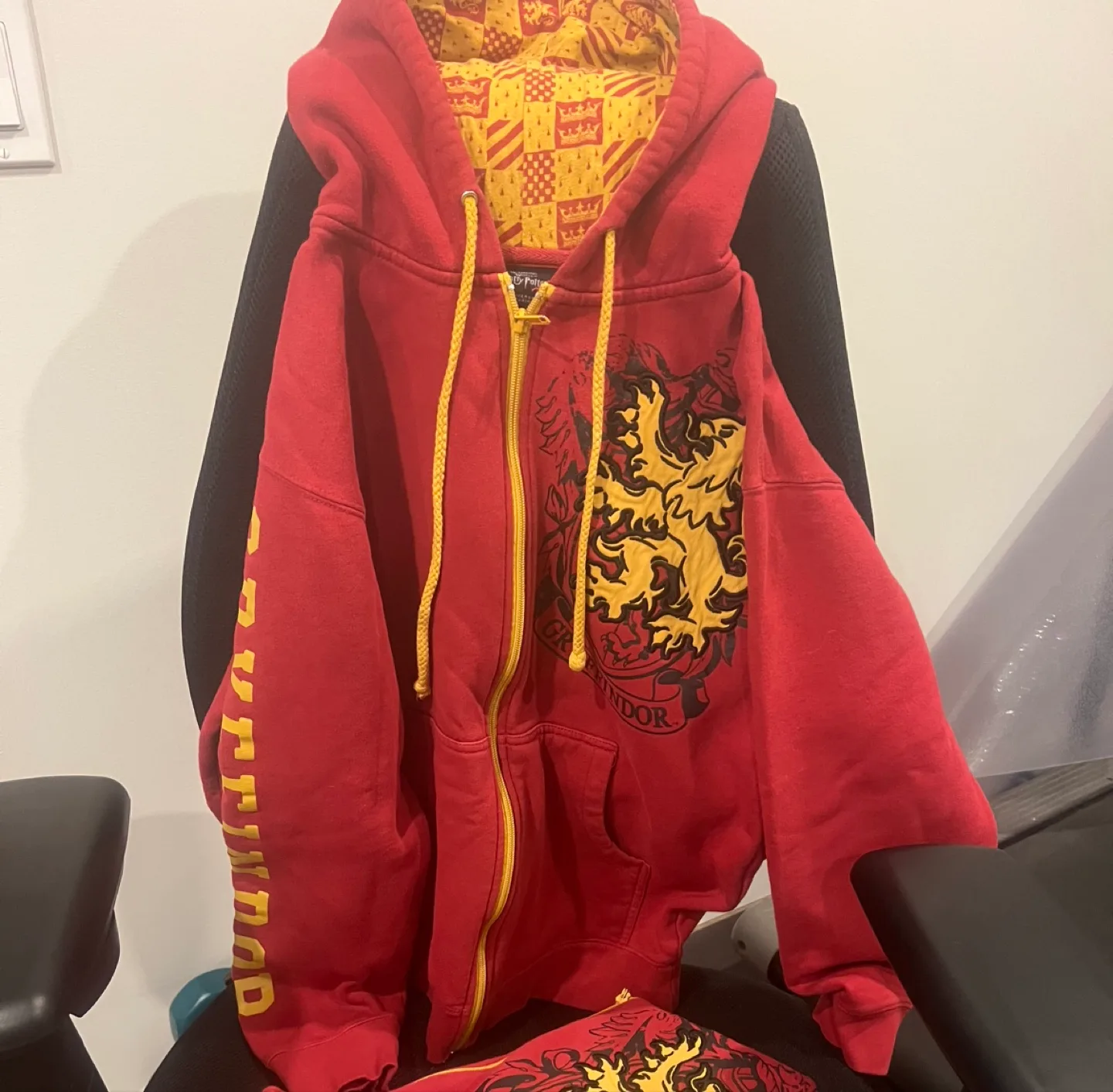 Harry Potter Gryffindor Zip-Up Hoodie size medium thumbnail
