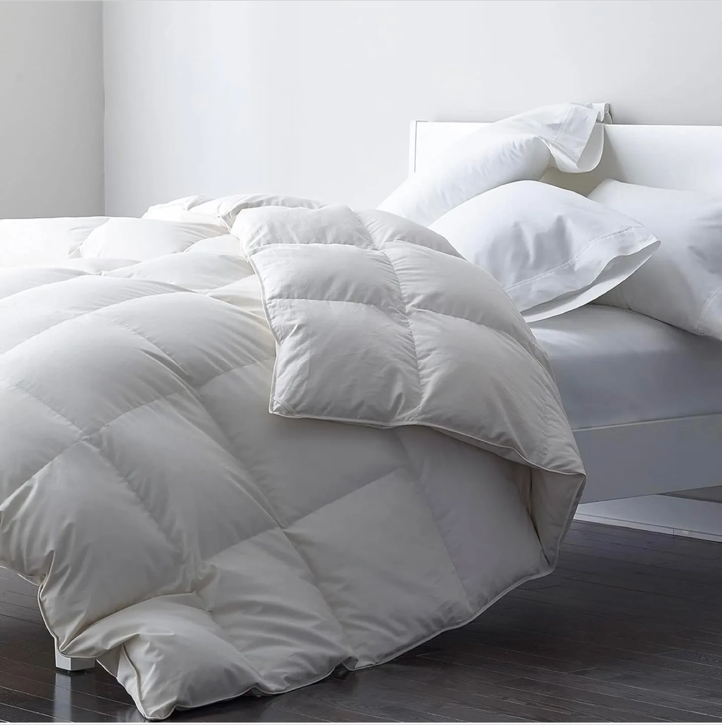DWR Premium Feather Down Comforter (full Size) thumbnail