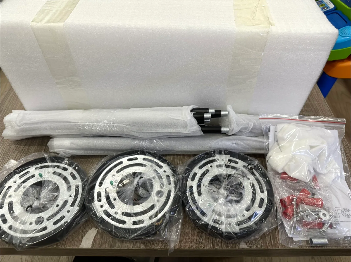 Glass Pendant Lighting Fixture - New in Box! image indicator(2)