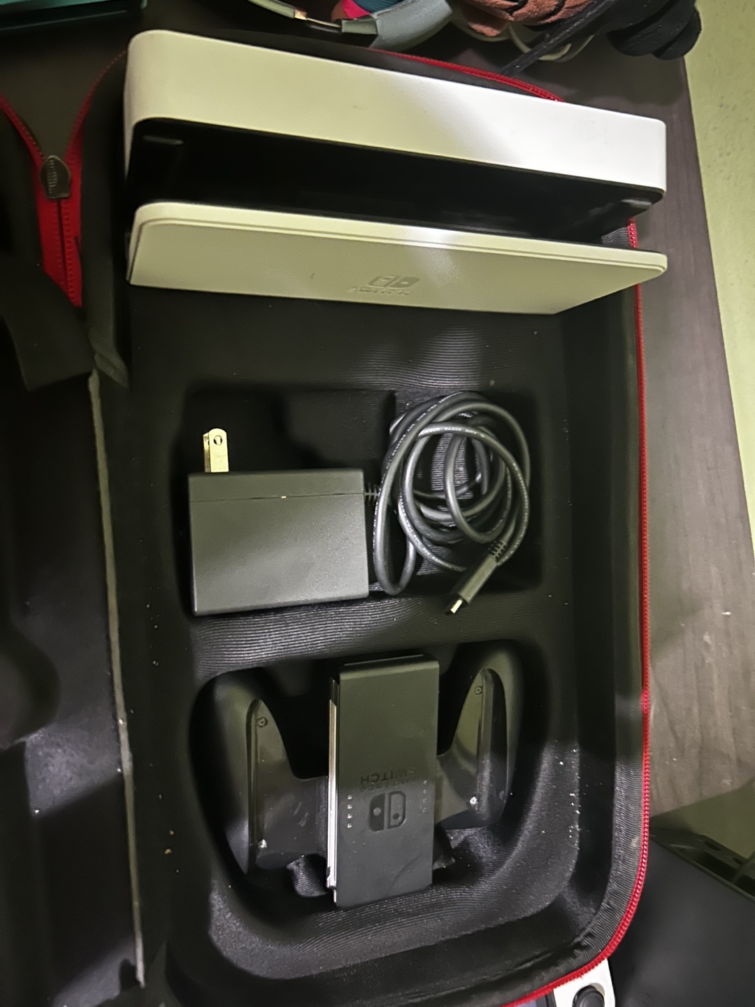 Nintendo Switch OLED + Pokemon Sword - photo 4