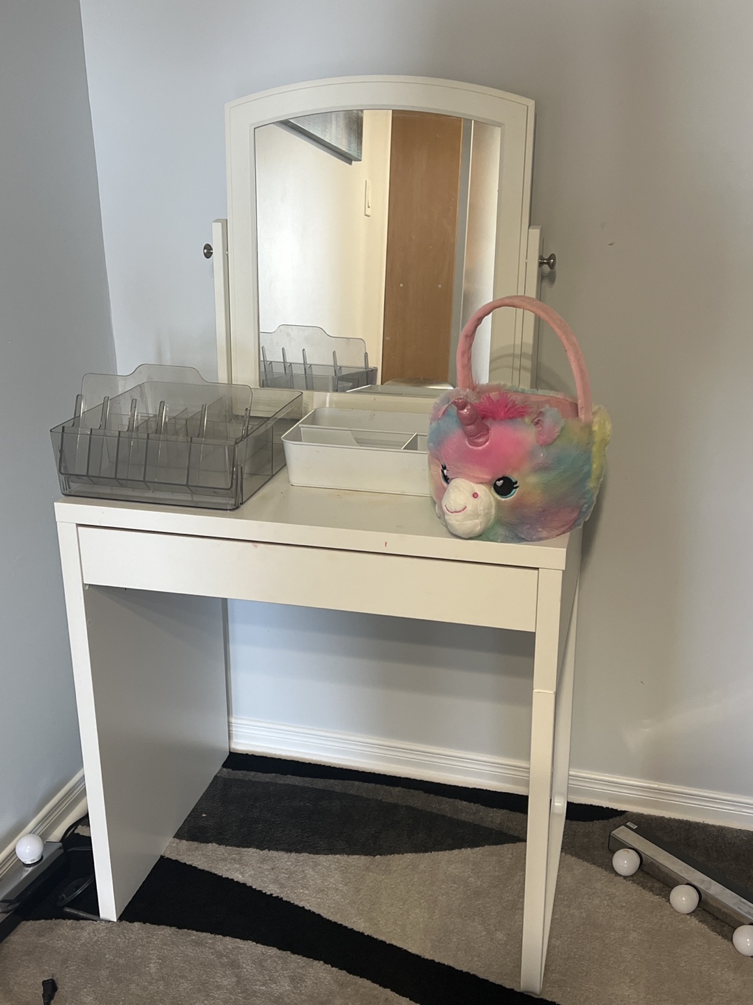 White Vanity Table with Mirror - photo 2
