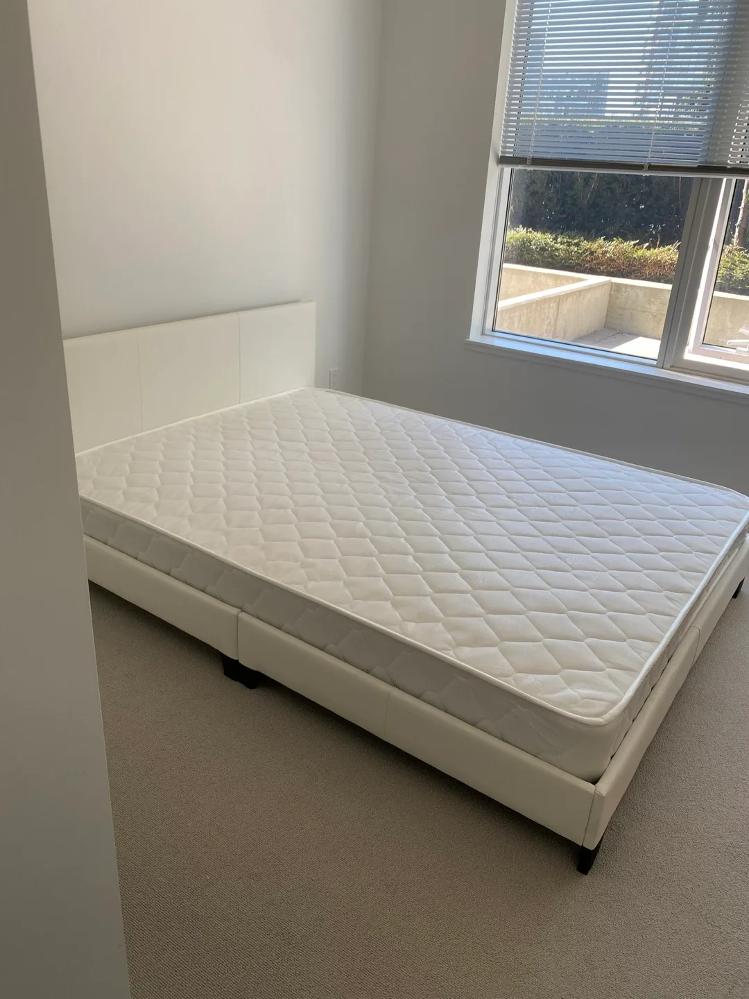White Queen Mattress For Sale!! thumbnail