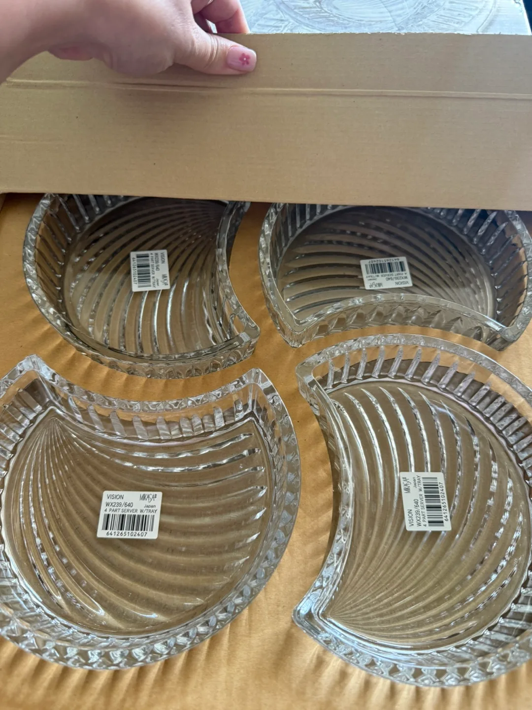 Mikasa Vision 4-Part Server with Tray image indicator(4)