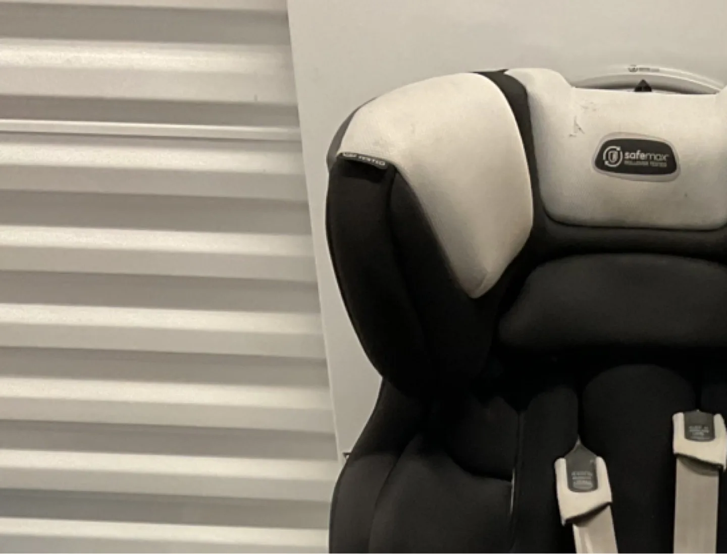 Safemax Car Seat - Black & White thumbnail