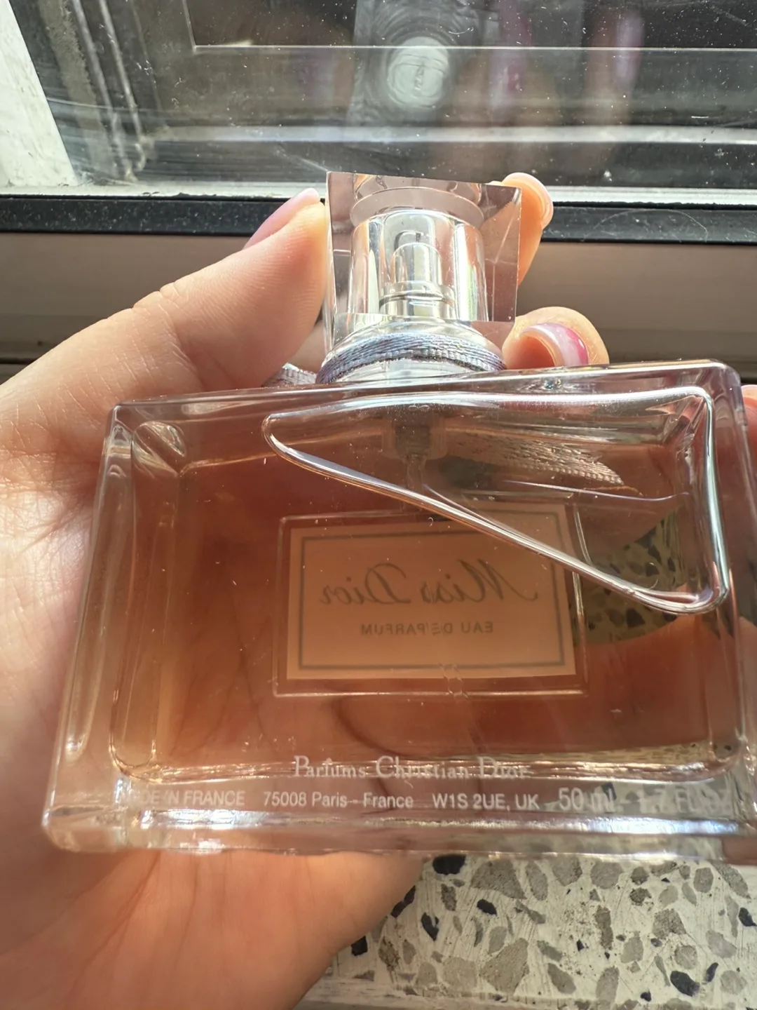 Miss Dior Eau de Parfum 50mL image indicator(4)