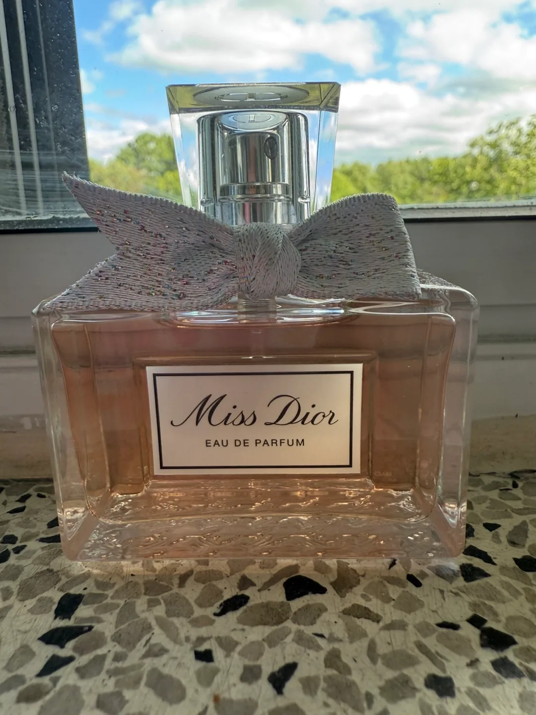 Miss Dior Eau de Parfum 50mL image indicator(3)