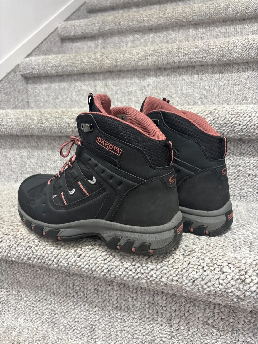 Dakota Women's Hiking Boots thumbnail