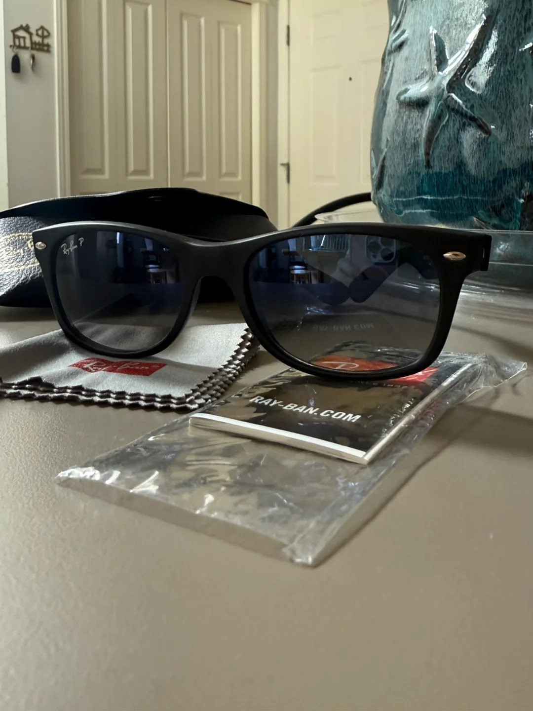 Ray Ban New wayfaer image indicator(4)