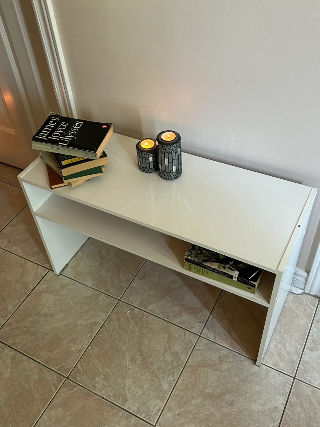 White storage bench image indicator(2)