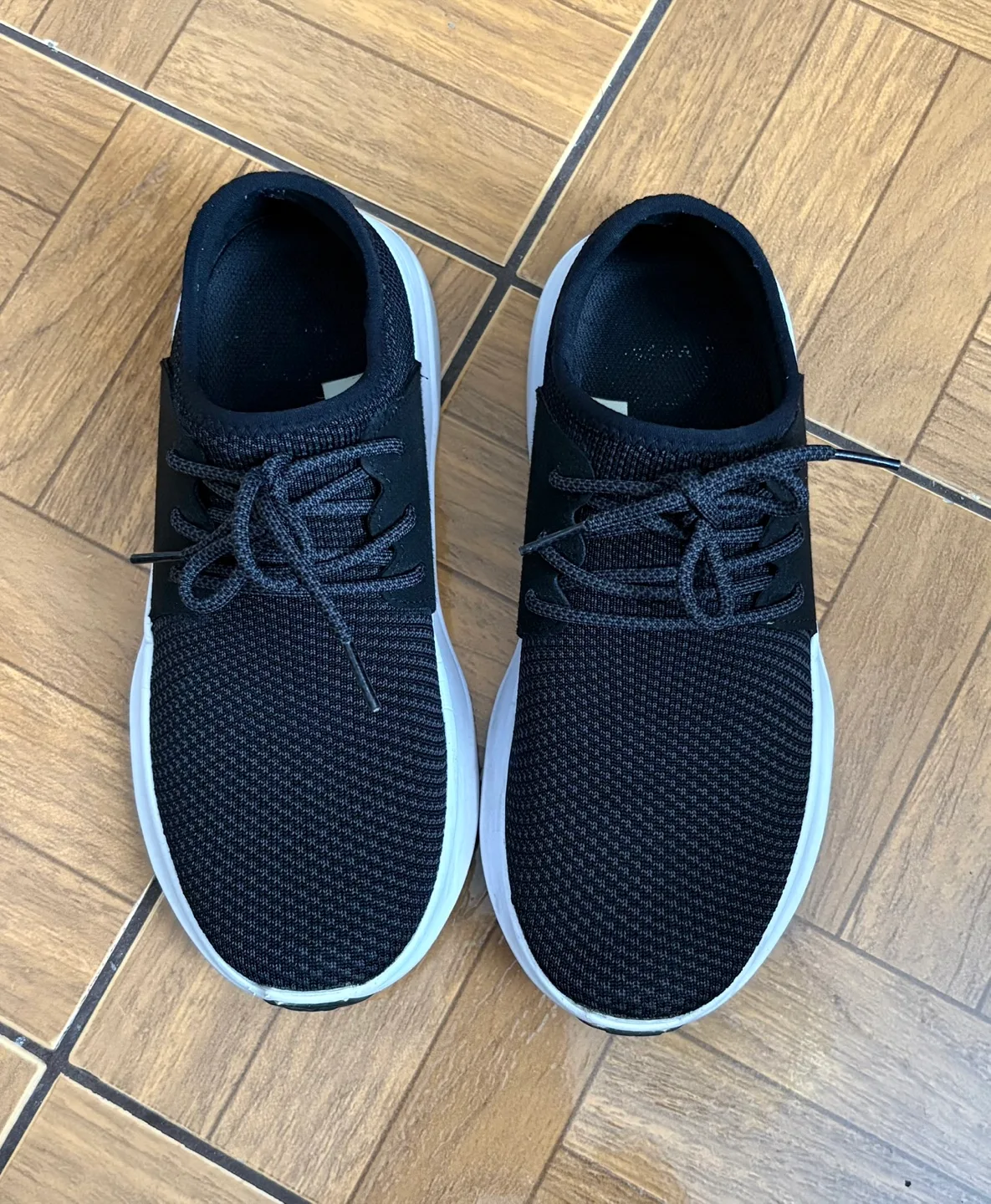 Women’s Vessi Waterproof Everyday Classic Sneakers- Size 8 image indicator(2)