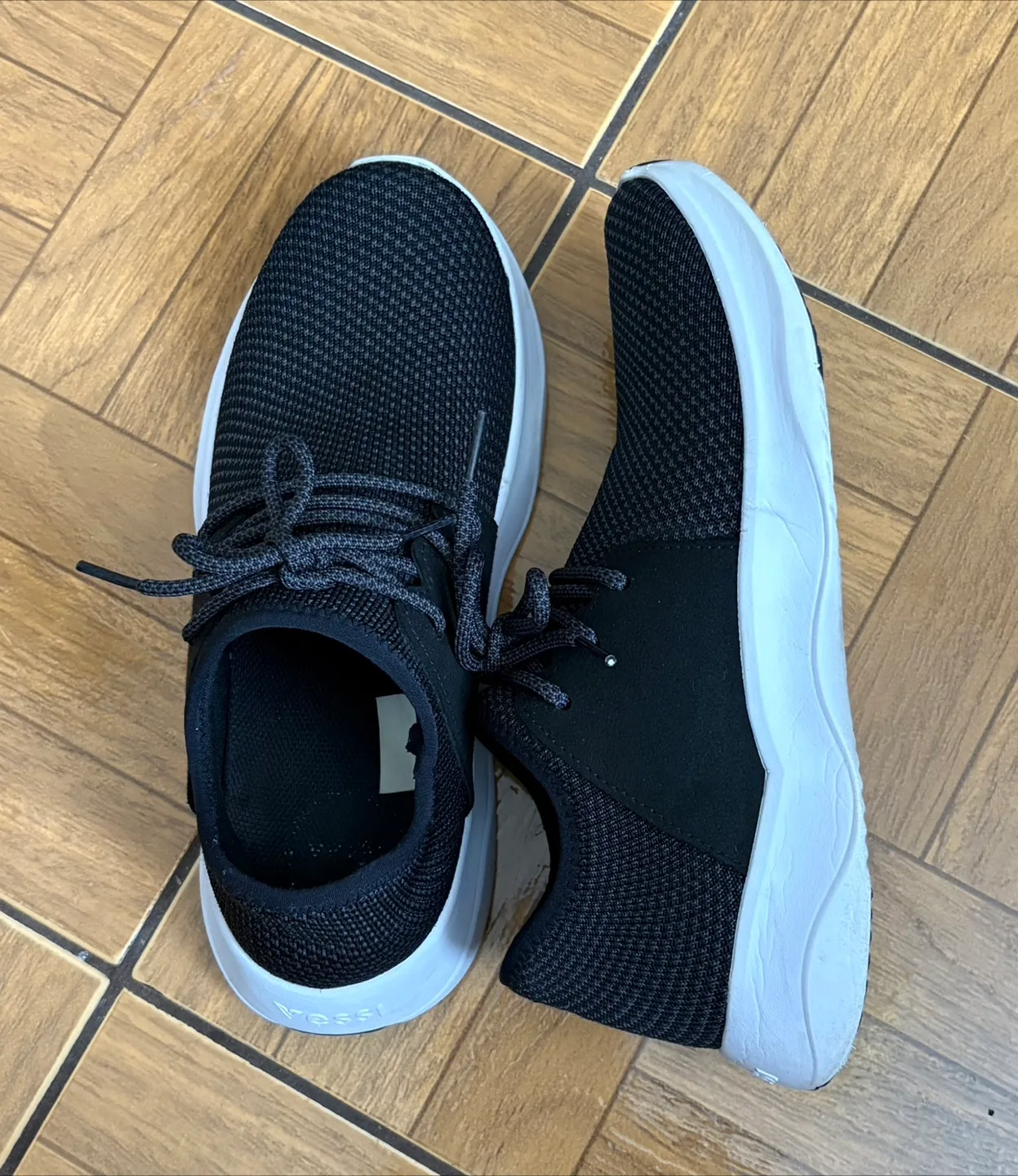 Women’s Vessi Waterproof Everyday Classic Sneakers- Size 8 image indicator(3)