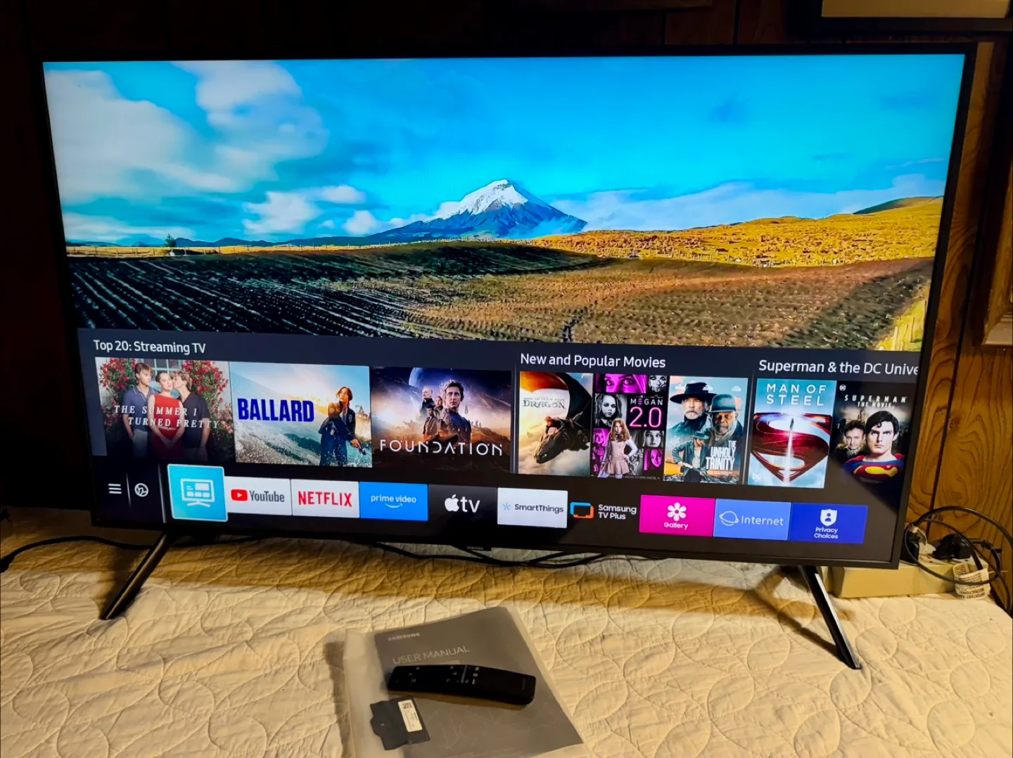 Samsung Q60R 49" QLED 4K Smart TV thumbnail
