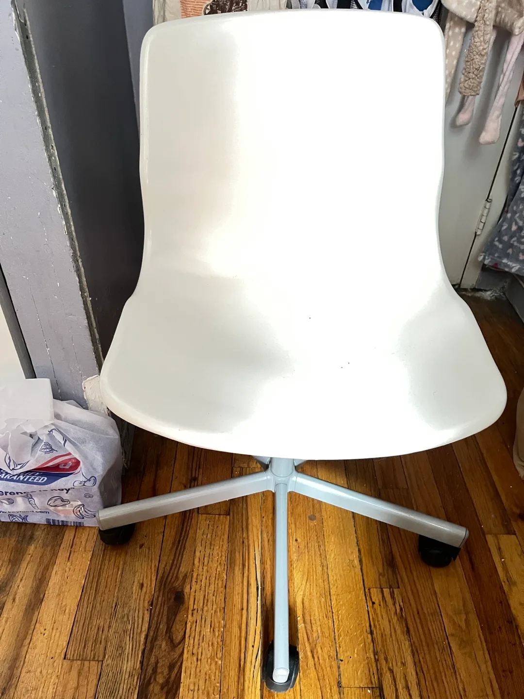 White Swivel Chair thumbnail