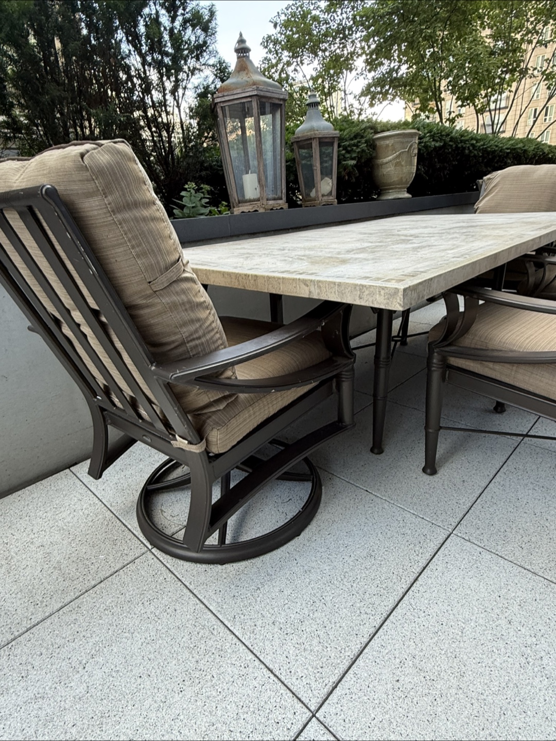 Woodard outdoor travertine dinning table and 6 chairs - photo 3