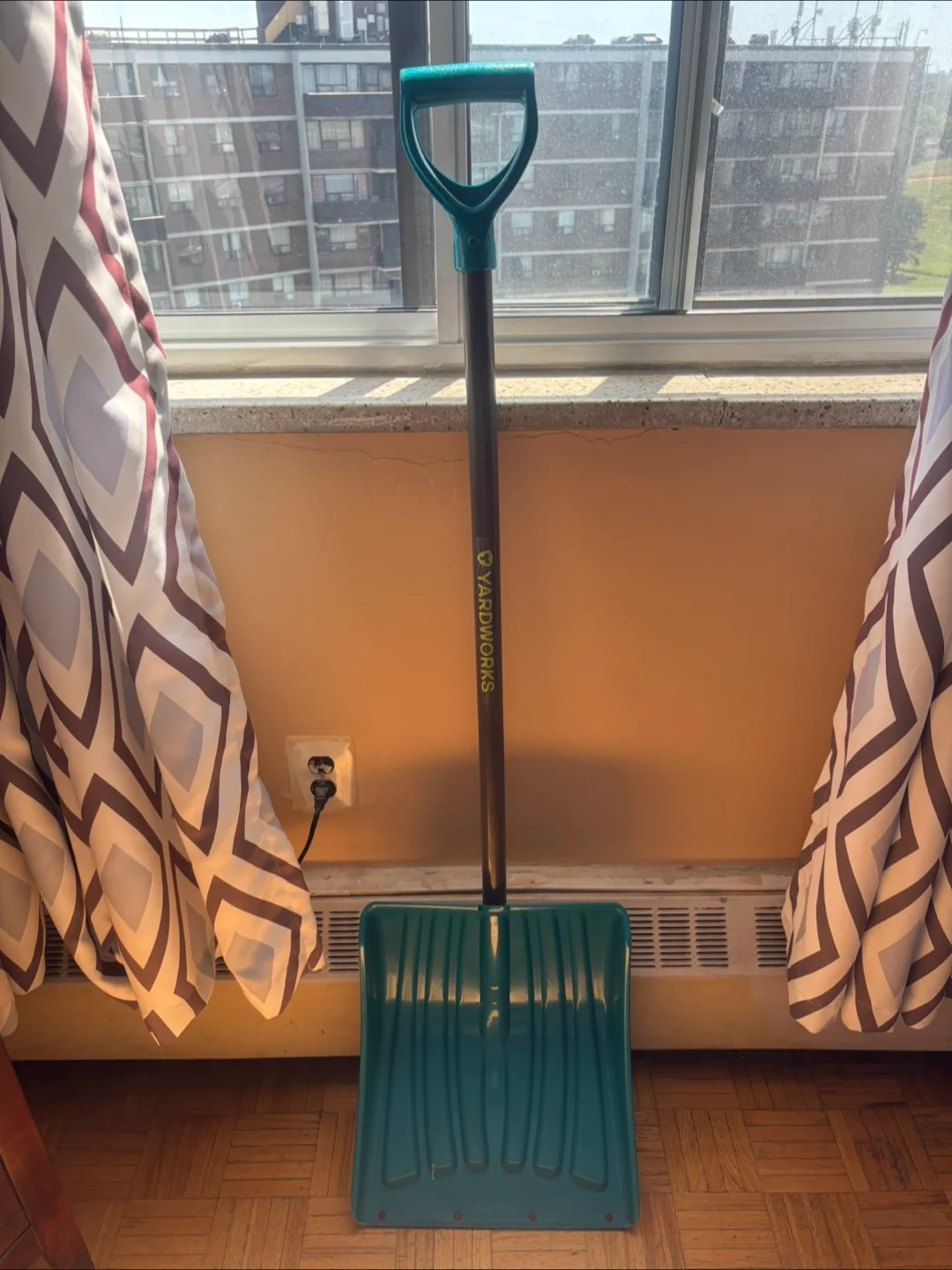 Yardworks Snow Shovel - Green thumbnail