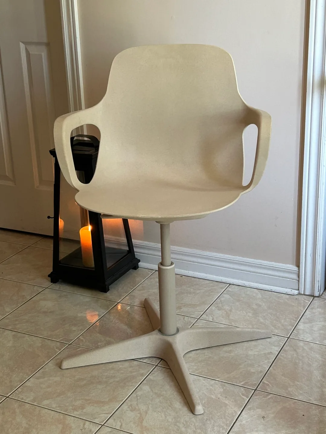 Herman Miller Forme Swivel Chair - Sand thumbnail